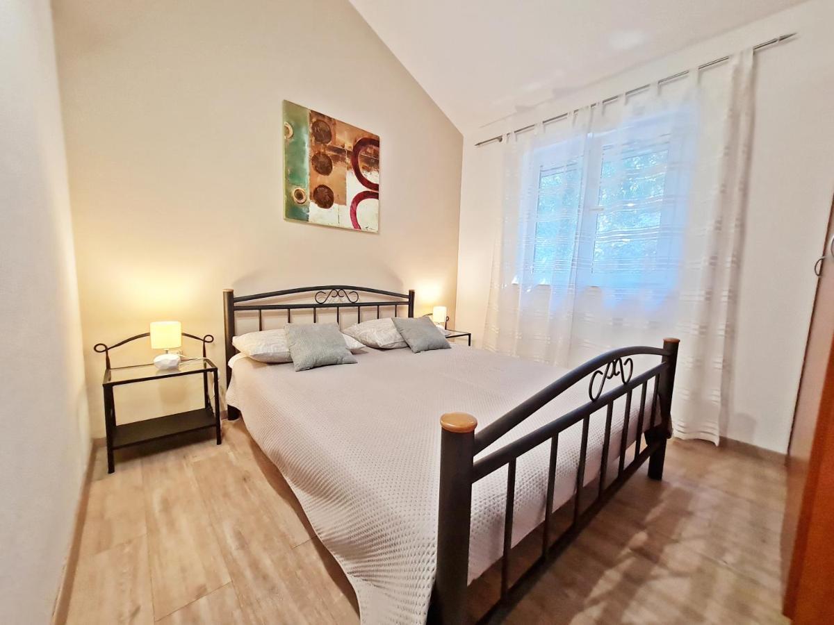 Apartment Ivana Borak Omiš Εξωτερικό φωτογραφία