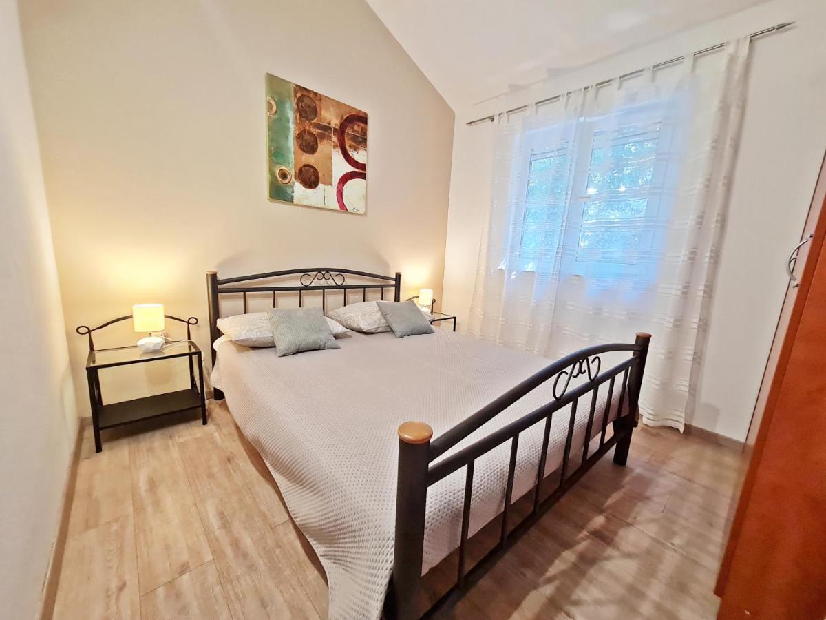Apartment Ivana Borak Omiš Εξωτερικό φωτογραφία